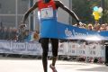Dickson Chumba (KEN) winning at 2012 De Lage Landen marathon Eindhoven/Photo: Marathon Eindhoven Studio CLICK