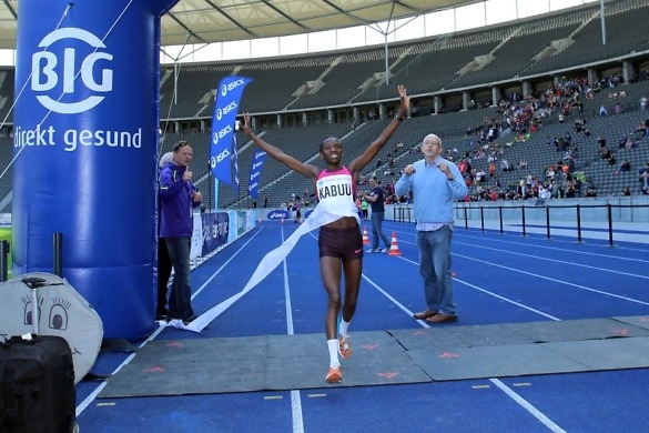 Richard Sigei and Lucy Kabuu clock world leading times in Berlin’s 25K
