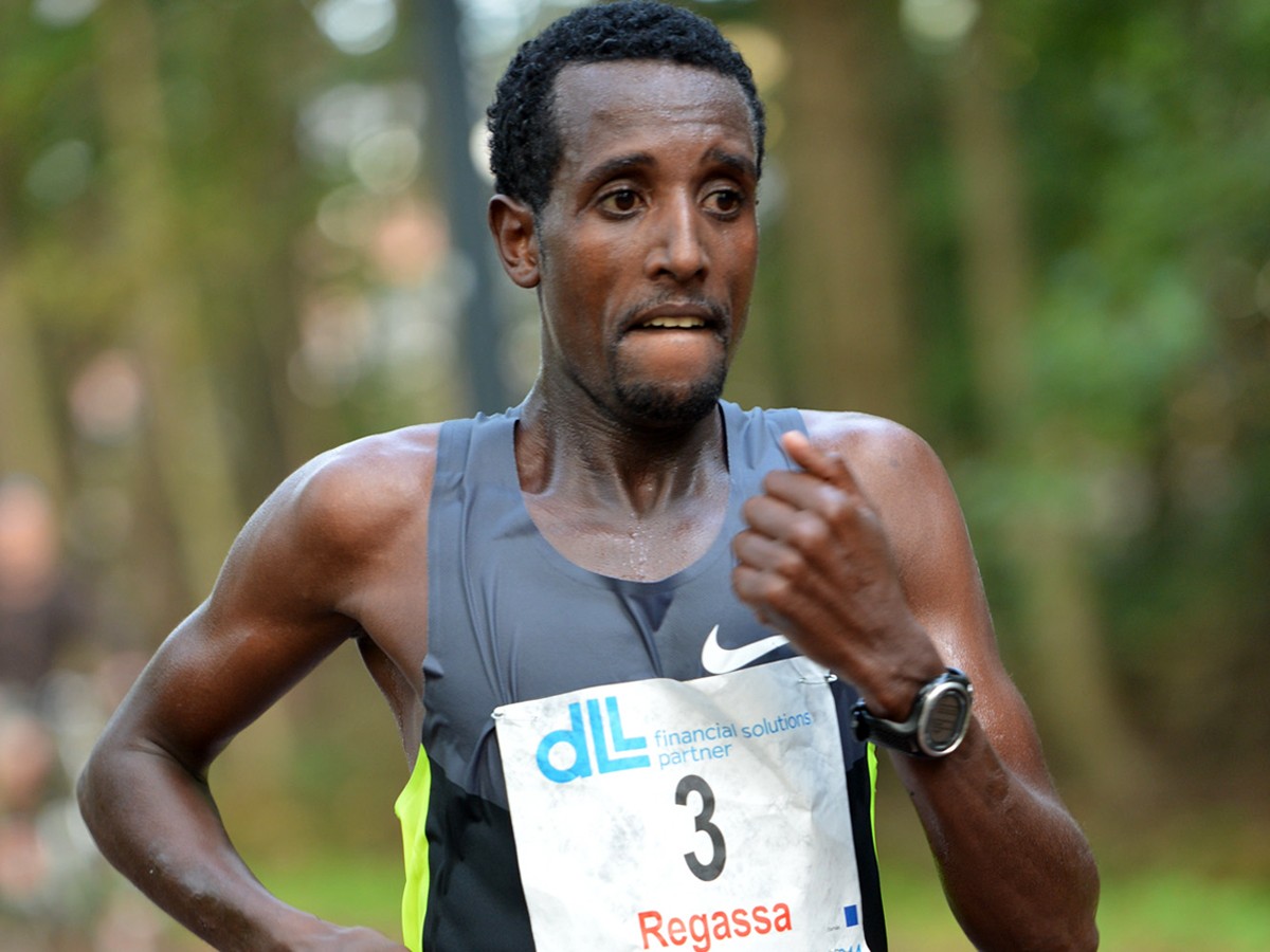 Tilahun Regassa wins the 2014 De Lage Landen Marathon Eindhoven in 2:06:21/Photo credit: Organisers / Erik van Leeuwen