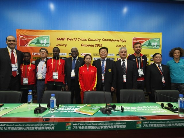 Guiyang 2015 athletes poses with the IAAF team - Photo credit: © Getty Images for IAAF