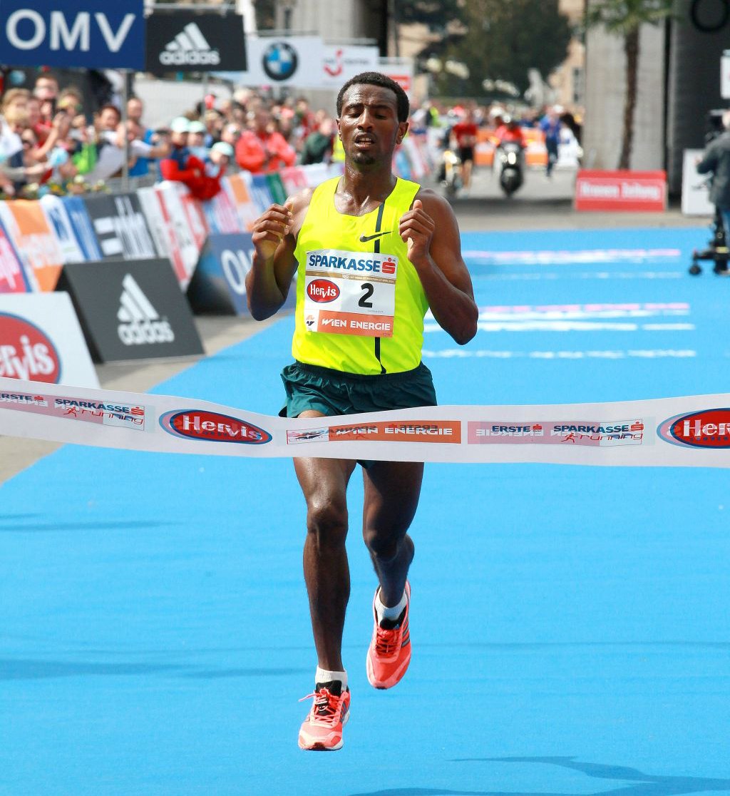 Ethiopian Sisay Lemma winning the Vienna City Marathon 2015 / Photo credit: PhotoRun.net