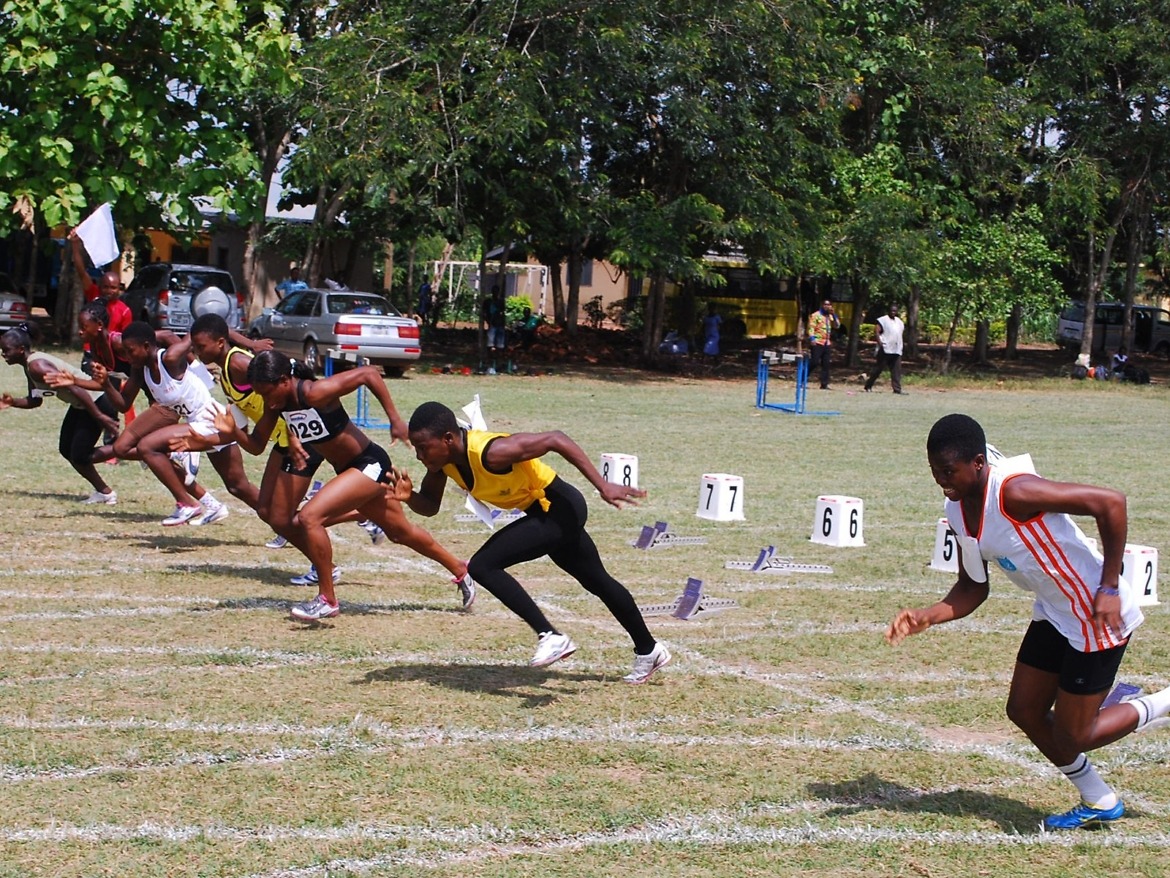 Local Ghanaian athletes compete on a grass track at the 2015 GAA Circuit Championships in Sunyani / Photo credit: Erasmus Kwaw