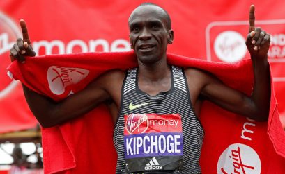 Eliud Kipchoge wins the Elite Men’s Race ahead of fellow Kenyan Stanley Biwott at Virgin Money London Marathon, Sunday 24 April 2016 | Photo: Reuters / Paul Childs