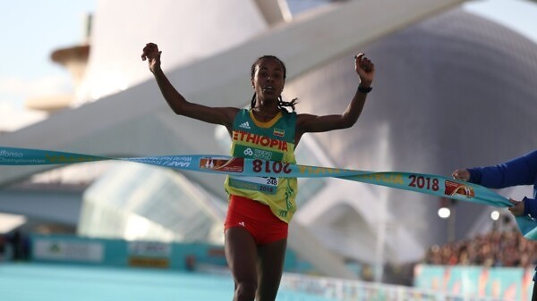 Ethiopia’s Netsanet Gudeta Kebede winning the women’s race at the IAAF World Half Marathon Valencia 2018 / Photo credit: Jean Pierre Durand for the IAAF.