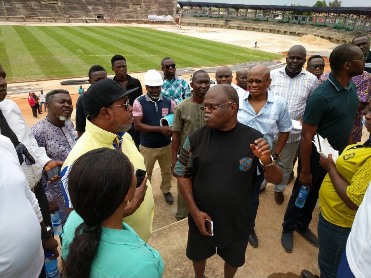LOC chairman Solomon Ogba shows Vivian Gungaram led Confederation of African Athletics (CAA) inspection team around the stadium for the 2018 African Senior Athletics Championships during their visit to Asaba, Nigeria 6 May 2018 / Photo: LOC