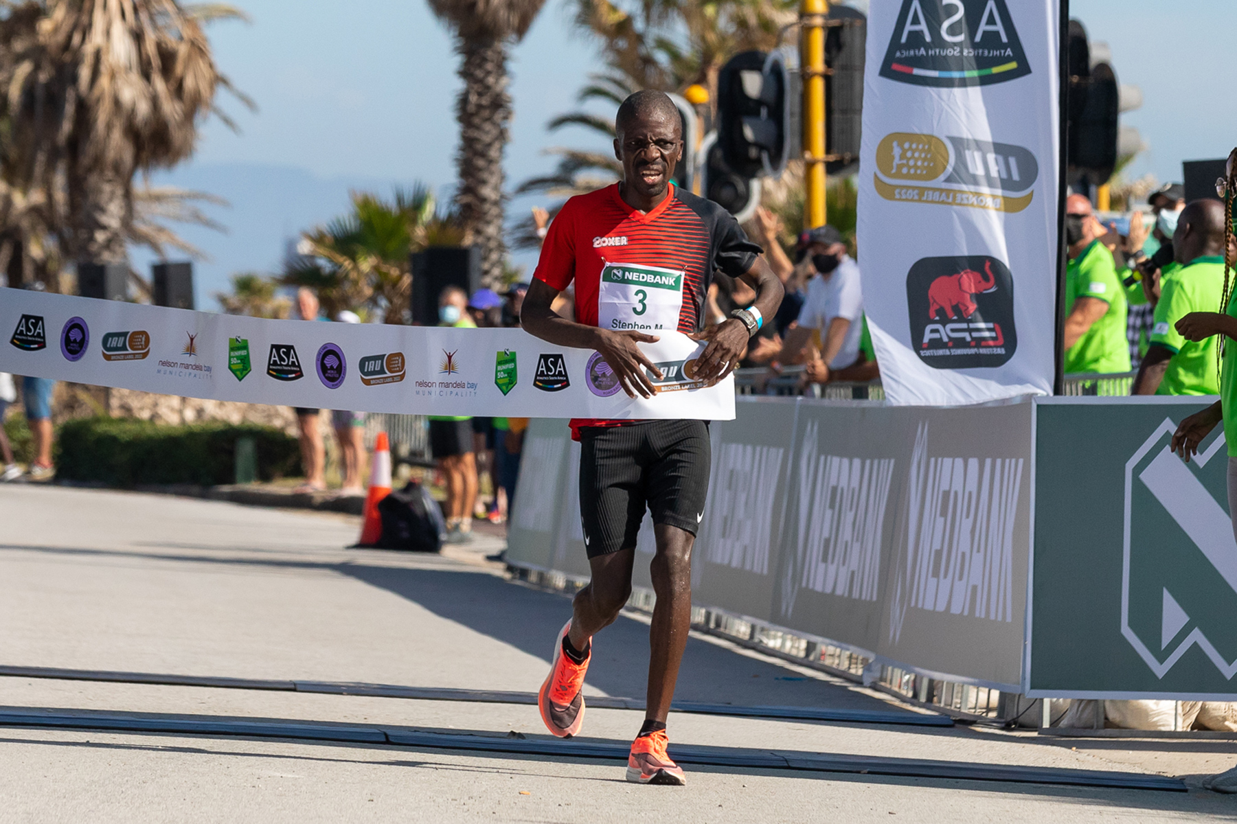 South African marathon star Stephen Mokoka at the Nedbank Runified Breaking Barriers race in Gqeberha / Credit: Richard Pearce Photography