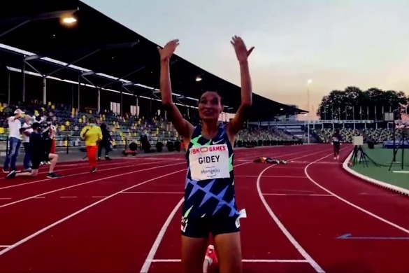 Letesenbet Gidey breaks world 10,000m record in Hengelo