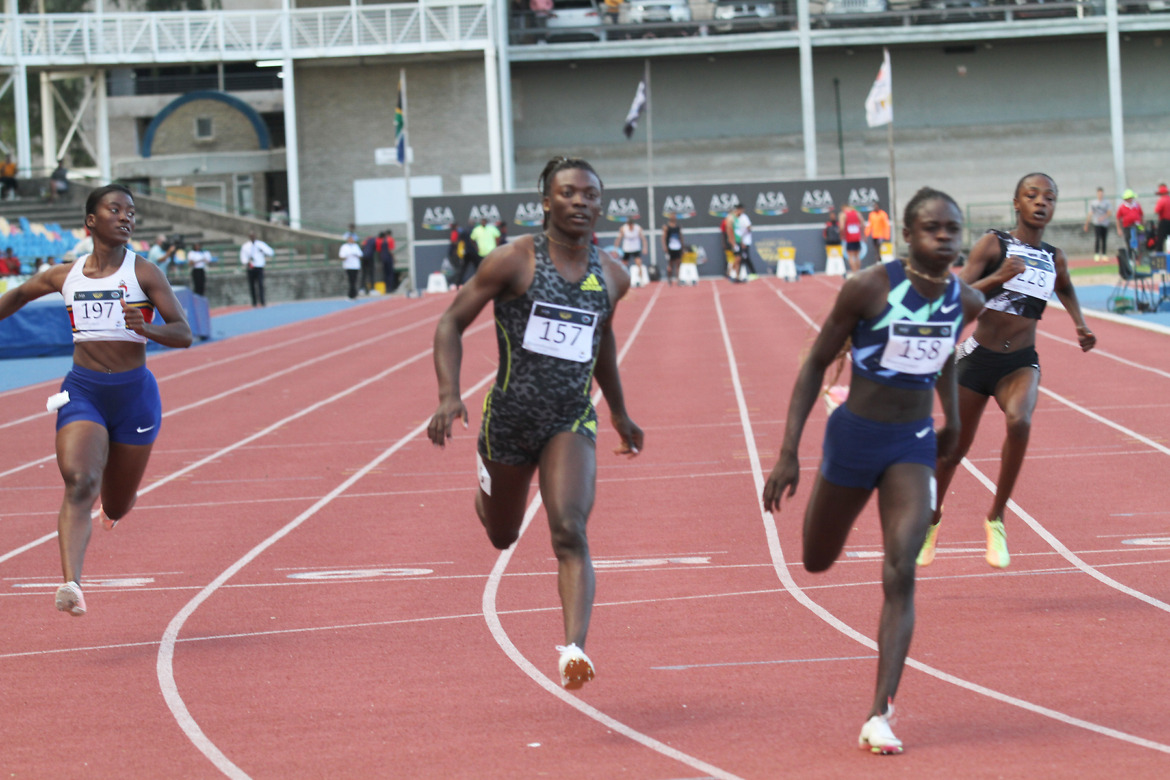 Christine Mboma (158), beating her Namibian compatriot Beatrice Masilingi (157) in the women’s 100m final / Credit: Tladi Khuele / ASA