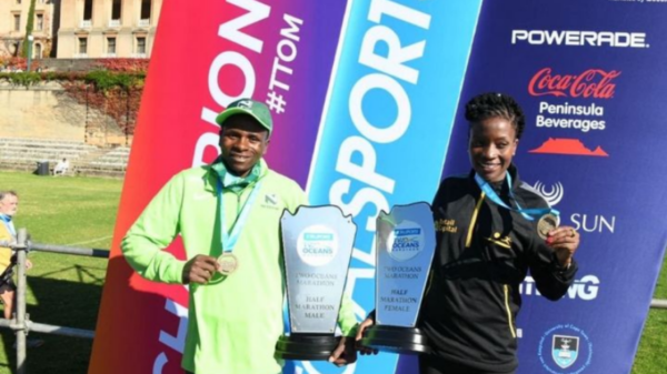 Zimbabwe's Moses Tarakinyu and Fortunate Chidzivo at the 2022 TotalSports Two Oceans Half Marathon in CapeTown, South Africa on Saturday 16 April / Credit: Totalsports Two Oceans Marathon