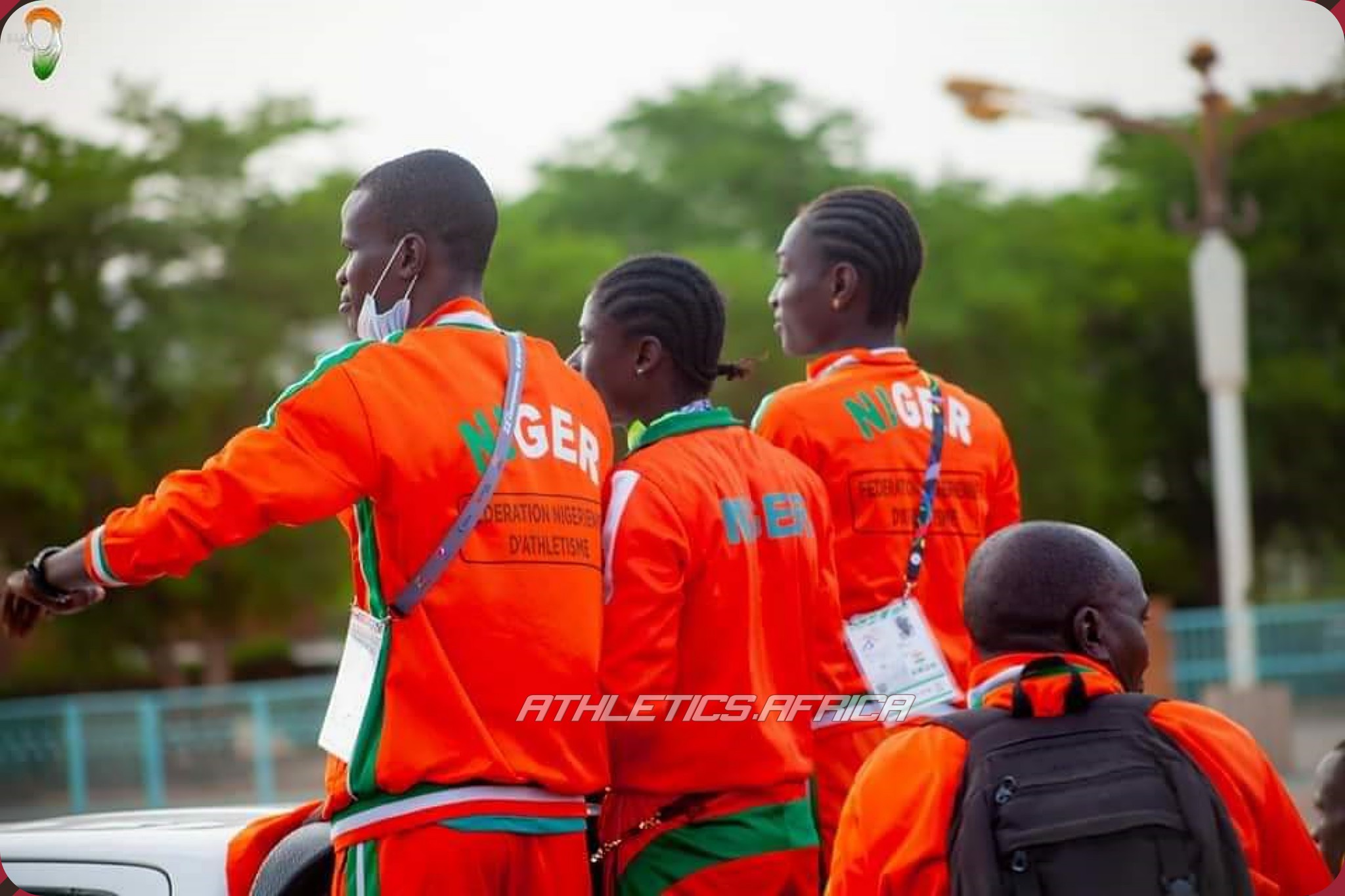 African 200m champion Aminatou Seyni and teammates arrived from Mauritius 2022 to a heroic welcome in Niger / Photo credit: Mami Seyni