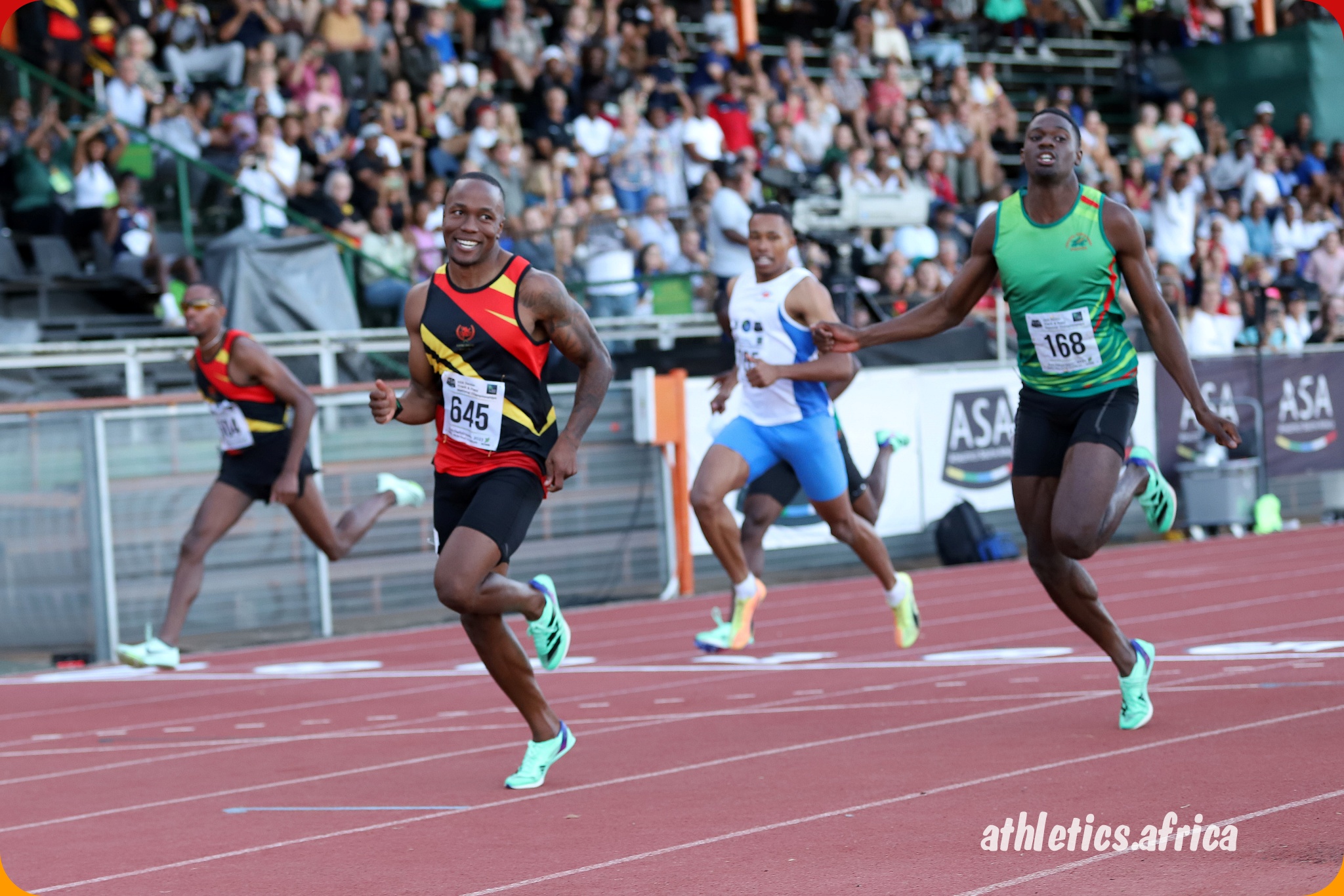 Akani Simbine winning the men's 100m title at the 2023 ASA Senior Championships in Potchefstroom / Photo: Cecilia de Bers