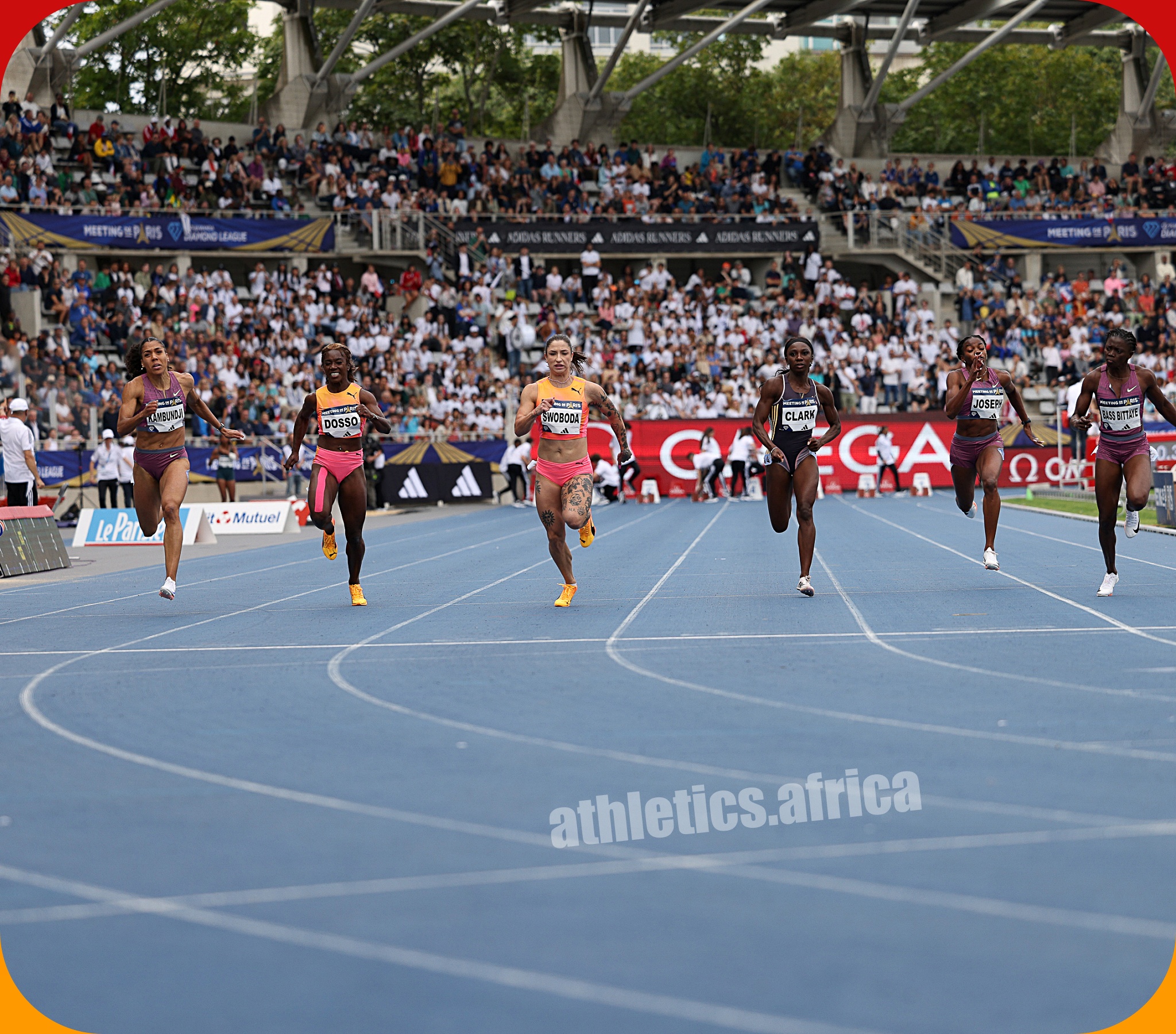 Patrizia VAN DER WEKEN (LUX) beats Gina Mariam BASS BITTAYE (GAM) with a time of 11.06 to win the 100m at the Wanda Diamond League meeting in Paris on July 7 / Photo: Diamond League AG