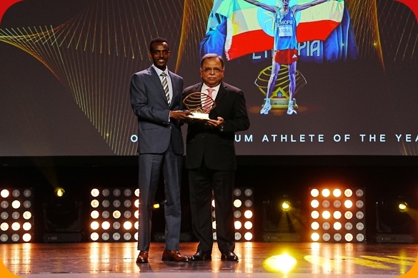 Video: Tamirat Tola is Out of Stadium Athlete of the Year – World Athletics Awards 2024